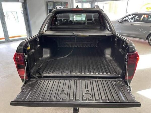 Isuzu D-max Black – Image 18