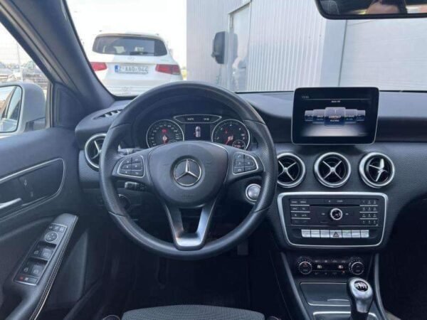 Mercedes Benz A 180 – Image 9