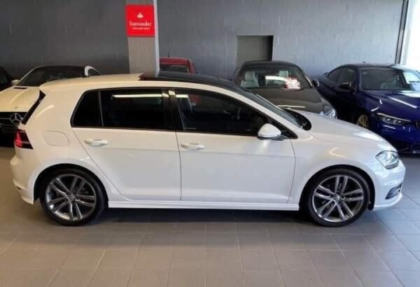 Volkswagen Golf – Image 11