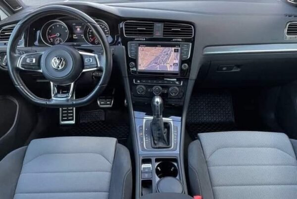 Volkswagen Golf – Image 16