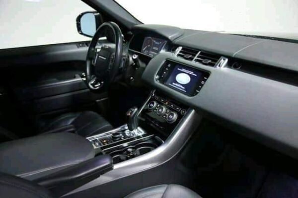 Range Rover Sport – Image 29